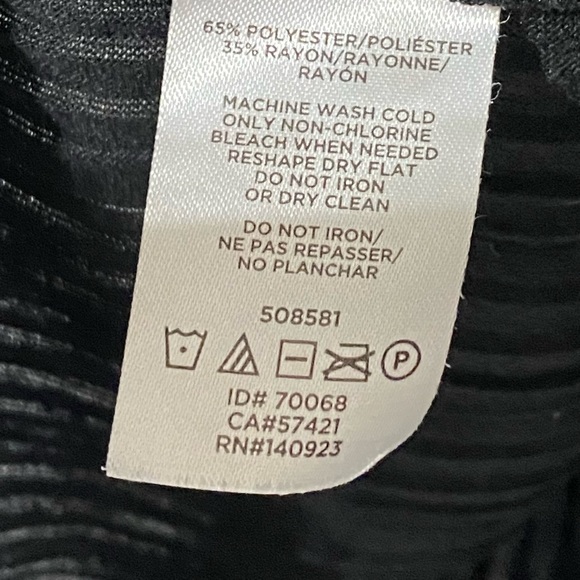 LOFT Black Pleated Shell Sz XS sleeveless - Picture 6 of 8